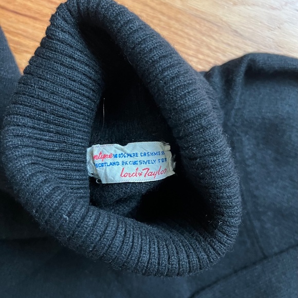 Vintage Ballantyne black cashmere turtle neck, womens size XS- S Scotland - Picture 3 of 4
